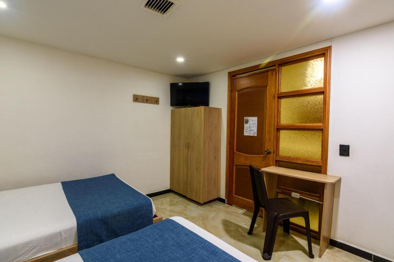 Hotel Med Estadio Медельин Экстерьер фото